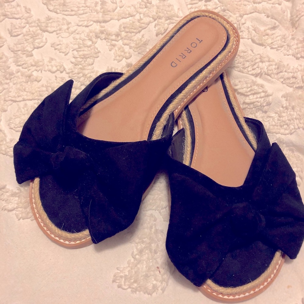 Torrid black bow slip on shoes - size 9W